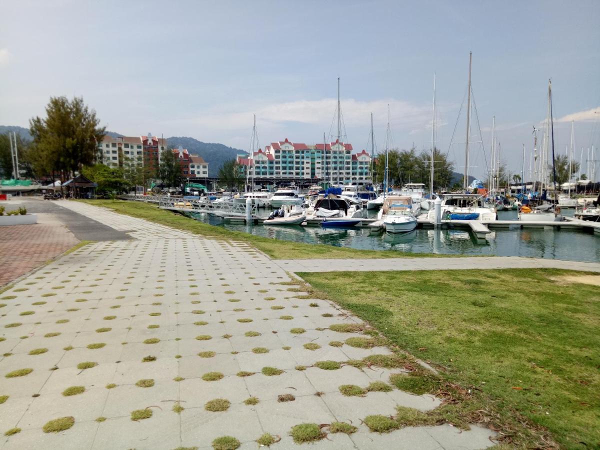 Glossy Marina Homestays 卢穆特 外观 照片