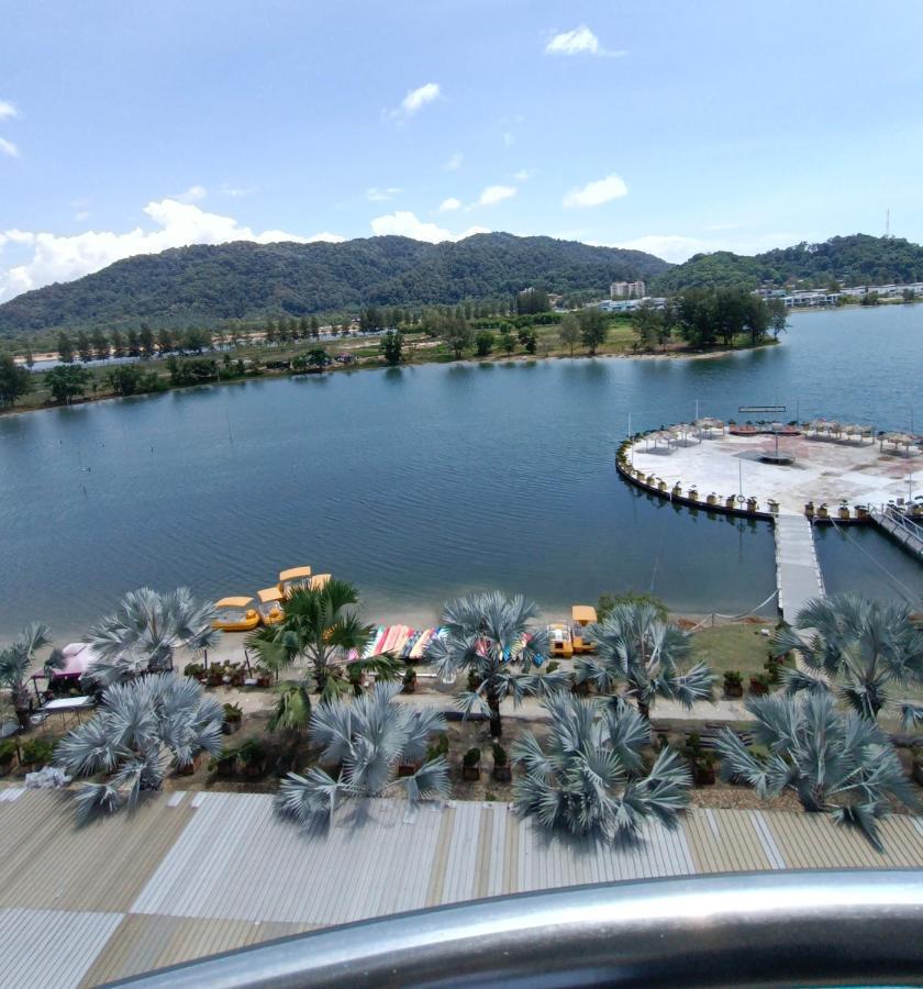 Glossy Marina Homestays 卢穆特 外观 照片