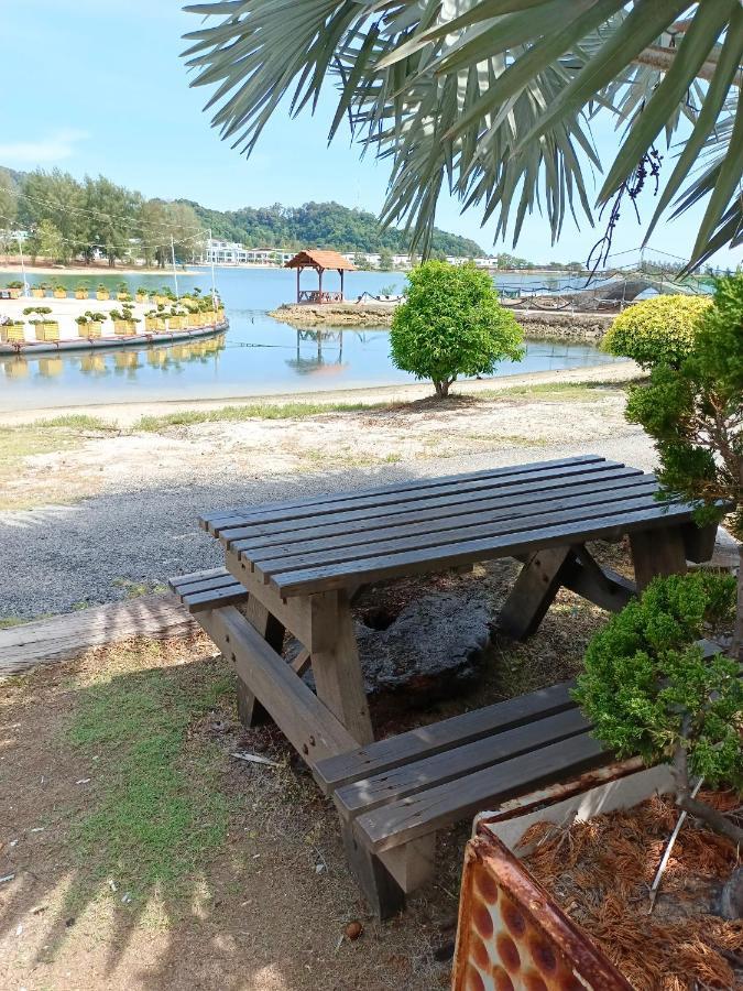 Glossy Marina Homestays 卢穆特 外观 照片